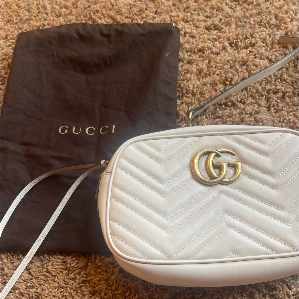 White Gucci GG Marmont Shoulder Bag